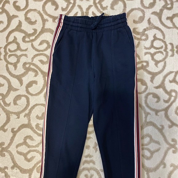 TNA Iconic Sweatpant - Picture 2 of 6